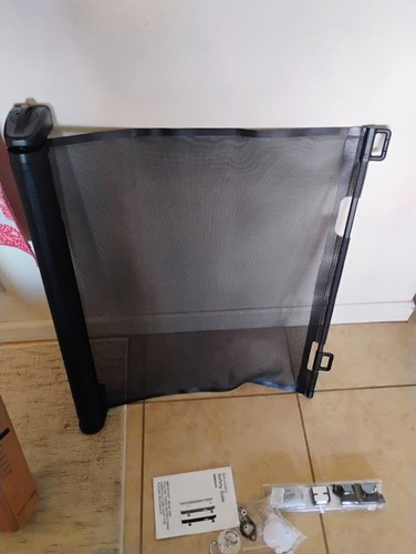 Reteactable safety gate - reteactable,
